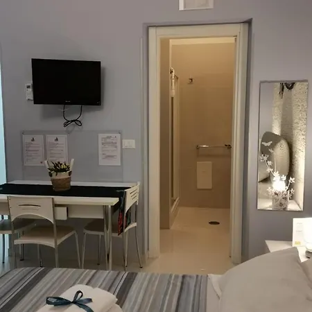 Al Porticciolo Oda ve Kahvaltı *