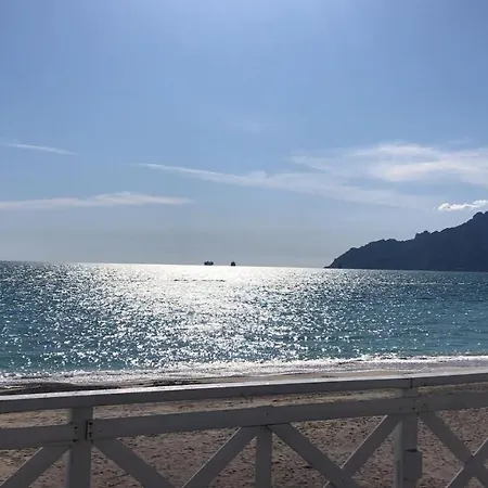 Al Porticciolo Oda ve Kahvaltı *