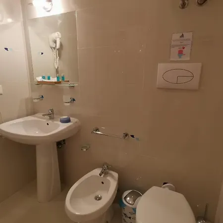 Alojamento de Acomodação e Pequeno-almoço Al Porticciolo Salerno