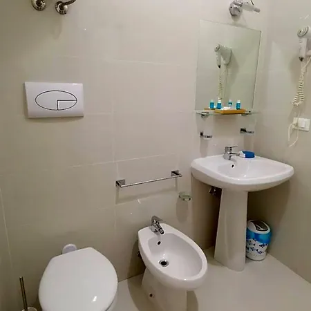 Al Porticciolo לינה וארוחת בוקר